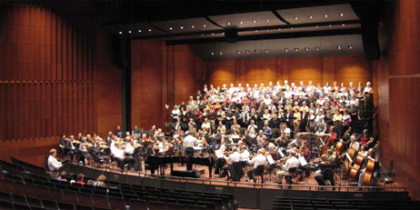 Klangtests mit Chor und Orchester